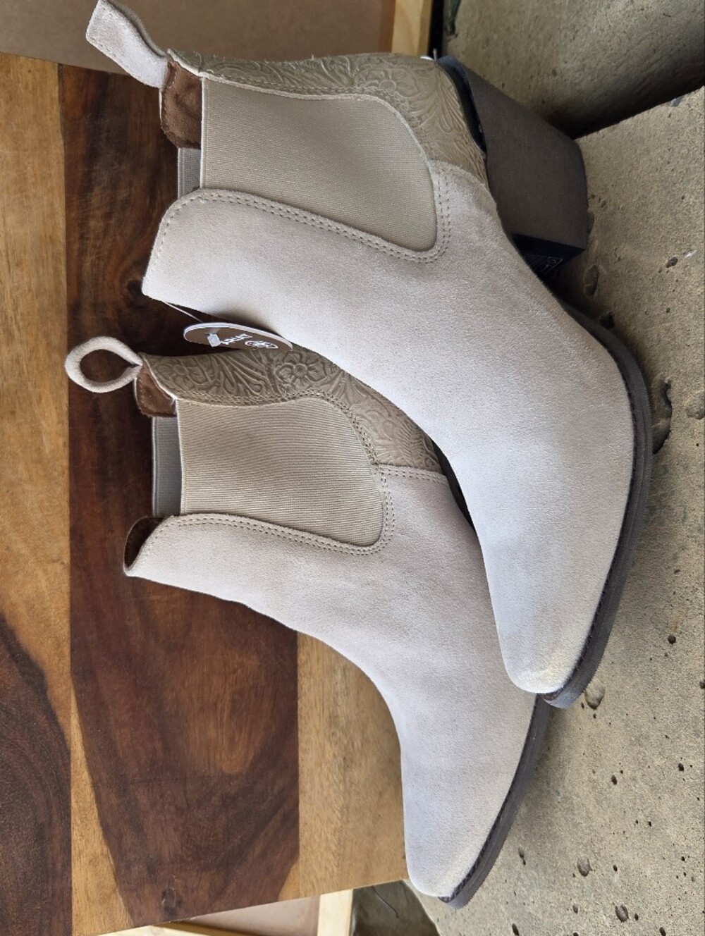 Ariat Women's Light Cream Suede Chelsea Ankle Boots - Picture 5 of 7